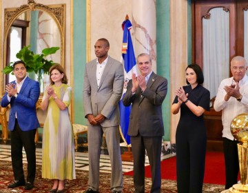 Presidente Abinader condecora con la Orden del M&eacute;rito de Duarte, S&aacute;nchez y Mella en el Grado de Caballero al destacado baloncestista dominicano Al Horford