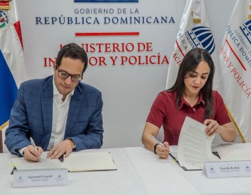 Faride Raful firma convenio de colaboraci&oacute;n para el Sistema de Monitoreo de la Administraci&oacute;n P&uacute;blica en Seguridad