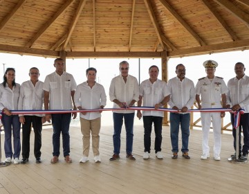 Presidente Abinader inaugura muelle tur&iacute;stico y pesquero en Miches