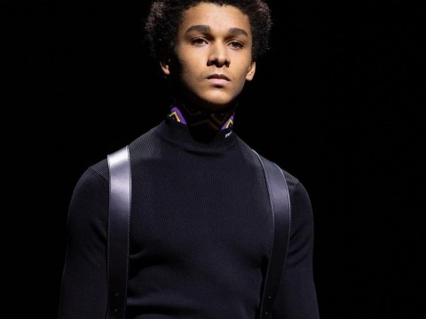 Actor de ascendencia dominicana, Jaden Michael, desfila para la nueva colecci&oacute;n Prada Hombre