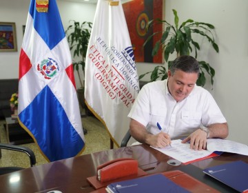 Jean Luis Rodr&iacute;guez mantiene firme compromiso con la transparencia; firma manifiesto anticorrupci&oacute;n 
