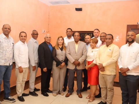 Director DGDF se re&uacute;ne con alcaldes siete provincias fronterizas para impulsar estrategias de desarrollo sostenible
