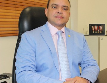 Decreto 6-26: Presidente designa a Julio Landr&oacute;n como director del Servicio Nacional de Salud