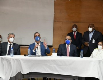 Presidente Luis Abinader anuncia cuatro laboratorios realizar&aacute;n pruebas de COVID-19 las 24 horas del dia  