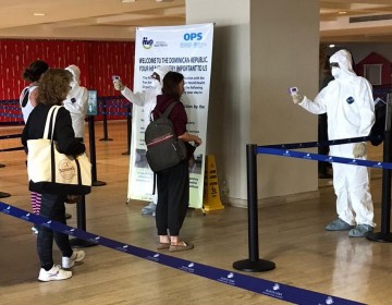 Tras dar positivo al COVID-19 &iquest;Qu&eacute; se hace con los viajeros en los aeropuertos?