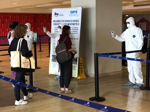 Tras dar positivo al COVID-19 &iquest;Qu&eacute; se hace con los viajeros en los aeropuertos?