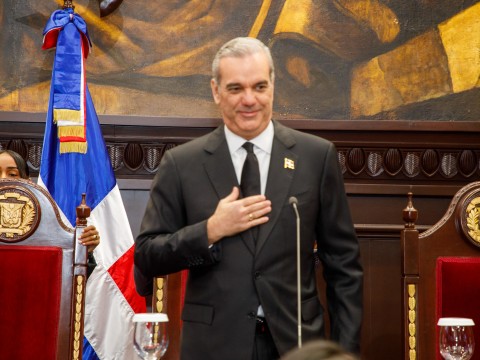 Luis Abinader pone fin a 180 a&ntilde;os de continuismo con la nueva Constituci&oacute;n 
