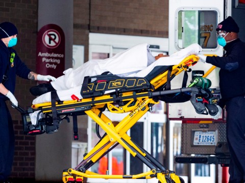 Aumentan hospitalizaciones en EE.UU,  gobierno empieza a racionar las camas 