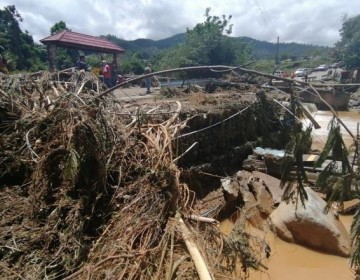 La crecida de r&iacute;o en Manabao &ldquo;se llev&oacute; todo&rdquo;