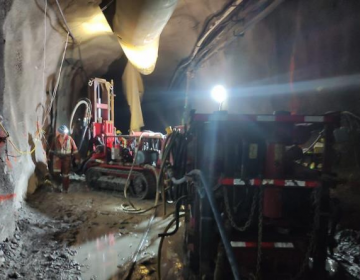 Abinader: Maquina canadiense comenz&oacute; a trabajar anoche y se espera un rescate pronto de los mineros