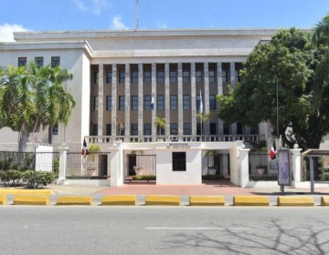 Ministerio de Educaci&oacute;n suspende docencia para ma&ntilde;ana jueves en Puerto Plata y Espaillat por alerta roja