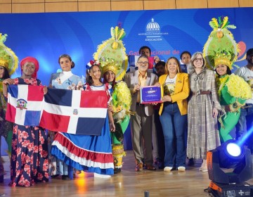 Ministerio de Educaci&oacute;n celebra el talento y la creatividad estudiantil en la Gala Nacional de Carnaval Escolar 2026