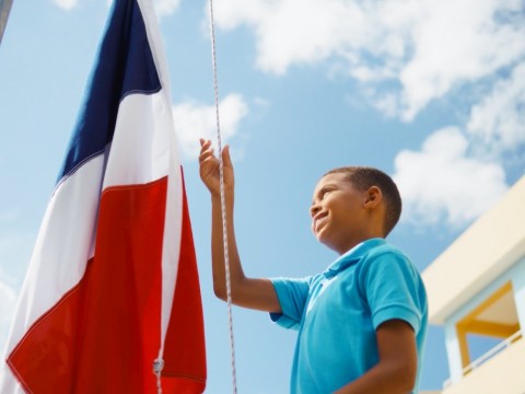 Ministerio de Educaci&oacute;n invita a vivir la patria todos los d&iacute;as con la campa&ntilde;a educativa &ldquo;Dominicanos al 100&rdquo;