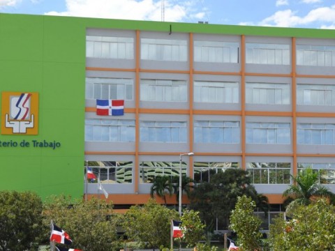 39,547 Empresas solicitaron suspensi&oacute;n de 686,547 trabajadores al ministerio de trabajo 