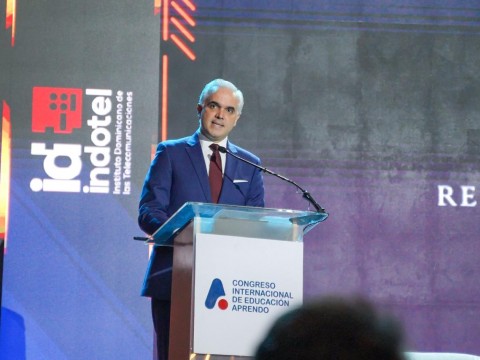 Ministro De Camps consolida una agenda educativa que pone la innovaci&oacute;n al servicio de los aprendizajes