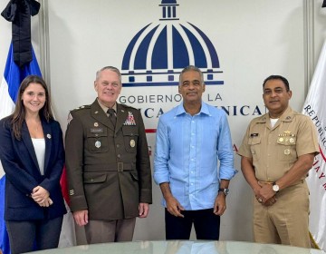 Ministro Joel Santos y director del Colegio Interamericano de Defensa eval&uacute;an cooperaci&oacute;n estrat&eacute;gica en seguridad energ&eacute;tica y minera