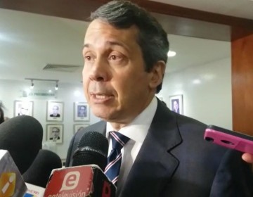 Ministro de Medio Ambiente se compromete a relanzar la entidad