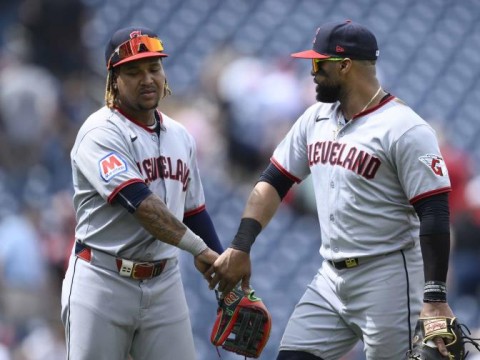 Carlos Santana empuja tres en victoria de los Guardianes sobre Nacionales