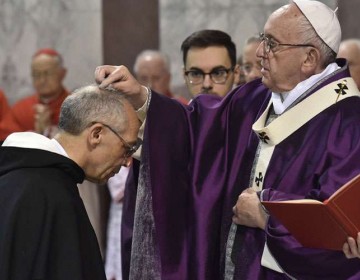 Cat&oacute;licos se preparan para celebrar el Mi&eacute;rcoles de Ceniza