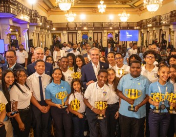 Presidente Abinader destaca conquistas de estudiantes dominicanos en competencias de ciencia, tecnolog&iacute;a, ingenier&iacute;a, arte y matem&aacute;ticas