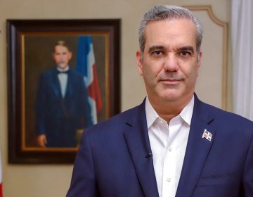 Presidente Abinader dona su sueldo completo a causas sociales: m&aacute;s de RD$6 millones destinados a fundaciones en todo el pa&iacute;s