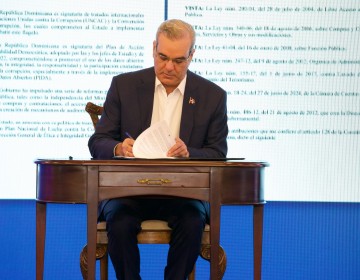 Presidente Abinader firma decreto que crea la Comisi&oacute;n Presidencial para establecer el Sistema Nacional de Transparencia y Anticorrupci&oacute;n
