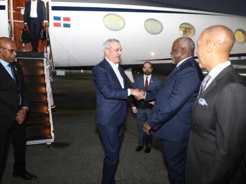 Presidente Abinader llega a Guyana donde hablar&aacute; en Conferencia Internacional sobre Energ&iacute;a