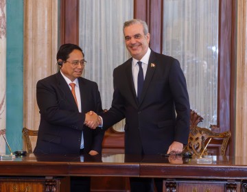 Presidente Abinader recibe al primer ministro de Vietnam, Pham Minh Chinh, en visita oficial