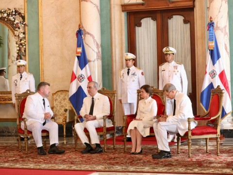 Presidente Abinader recibe siete nuevos embajadores y fortalece relaciones internacionales