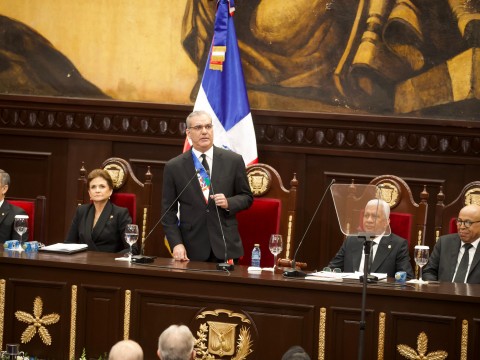 Presidente Abinader resalta crecimiento del empleo, mejoras salariales y sectores de mayor valor agregado