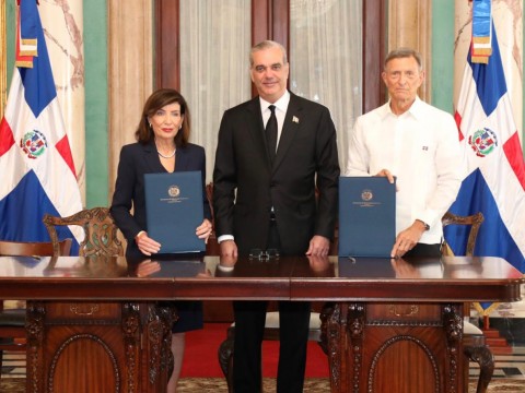 Presidente Abinader y gobernadora Kathy Hochul anuncian un acuerdo hist&oacute;rico para fortalecer lazos econ&oacute;micos y culturales e impulsar la inversi&oacute;n y la innovaci&oacute;n entre Nueva York y Rep&uacute;blica Dominicana