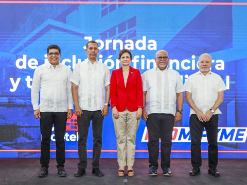 Promipyme e Indotel impulsan jornada de inclusi&oacute;n financiera y transformaci&oacute;n digital en Los Mina