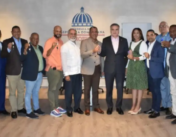 Propeep entrega 13 moto-cargas a alcaldes y directores municipales para mejorar la recogida de residuos s&oacute;lidos