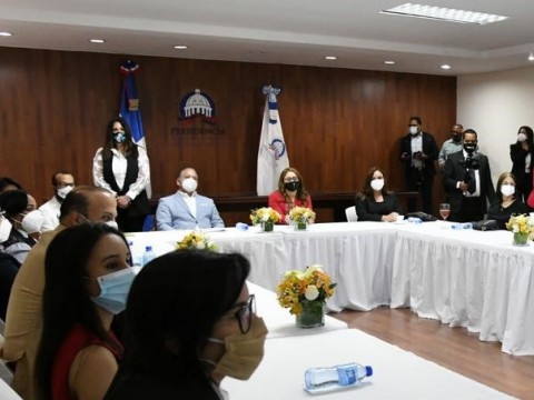 El Gobierno anuncia ampliaci&oacute;n del Programa Nacional de Alfabetizaci&oacute;n de Adultos