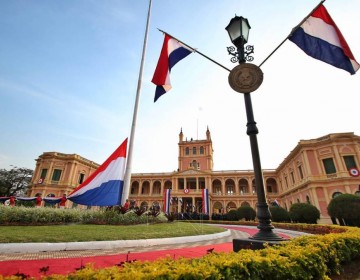 Gobierno de Paraguay anuncia nuevas restricciones y suspende clases presenciales 