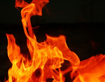 Incendio afecta f&aacute;brica textil en Santiago; reportan p&eacute;rdidas de US$10 millones