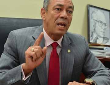 Senador Rub&eacute;n Dar&iacute;o Crz se a&iacute;sla voluntariamente por sospecha COVID-19