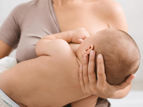 El fen&oacute;meno: m&aacute;s ces&aacute;reas, menos beb&eacute;s lactados en RD