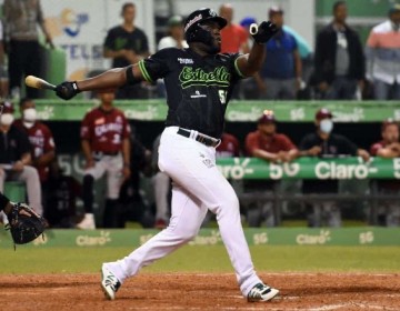Pelotero dominicano es amonestado por recibir dinero de un aficionado