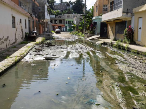 En el barrio Arroyo Bonito de Manoguayabo se sienten "abandonados"