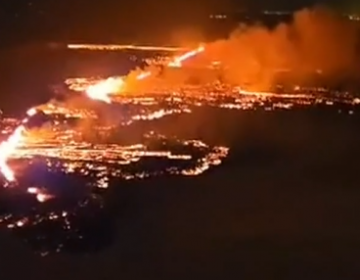 Erupci&oacute;n volc&aacute;nica al norte de Grindav&iacute;k, Islandia