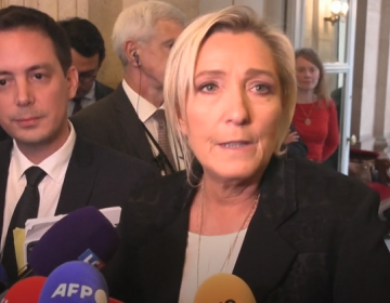 Parlamento franc&eacute;s adopta una controvertida ley migratoria