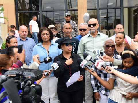 Suplidores de almuerzo escolar protestan licitaci&oacute;n &ldquo;irregular&rdquo; del Inabi