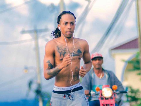 Nene la Amenazzy preso por violar toque de queda y portar arma sin documentos