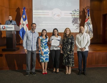 ProDominicana grad&uacute;a 66 profesionales 