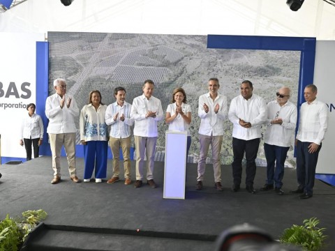 Vicepresidenta encabeza apertura parque fotovoltaico La Victoria