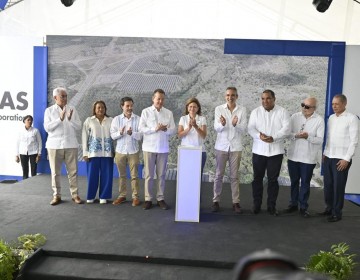 Vicepresidenta encabeza apertura parque fotovoltaico La Victoria