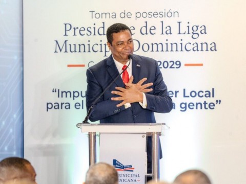 V&iacute;ctor D&acute;Aza es juramentado por segunda ocasi&oacute;n como presidente de la LMD