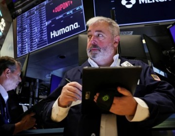 Wall Street y las bolsas europeas cotizan con p&eacute;rdidas por las preocupaciones sobre las tasas