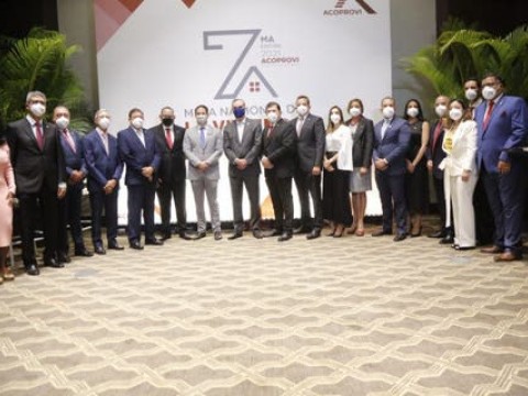 Abinader anuncia que tiene proyectado entregar 100 mil t&iacute;tulos de viviendas para 2022